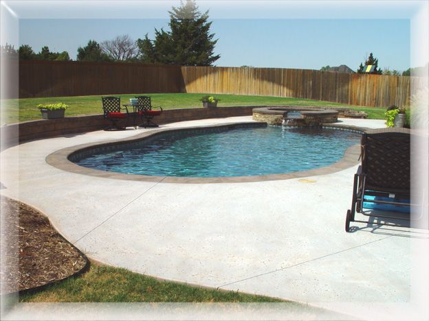 Rounded Swimming Pool